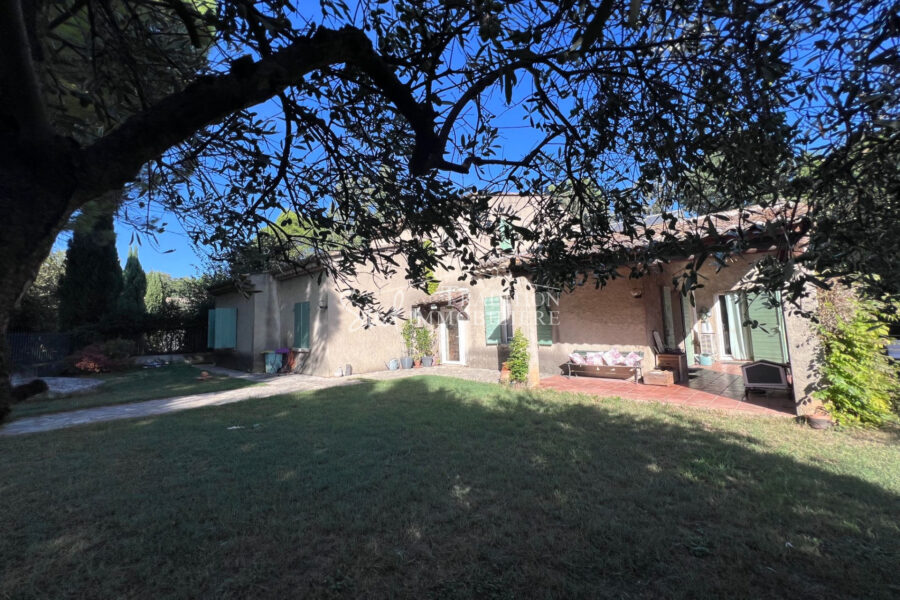Maison à vendre à Maussane-les-Alpilles — Vue parc & jardin — photo 2