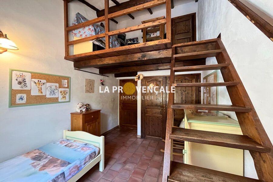 Maison à vendre à Saint-Maximin — Vue nature — photo 8