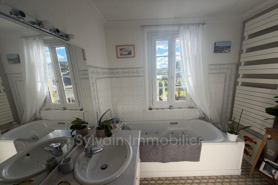 Maison à vendre à Aumale — Vue fleuve — photo 1