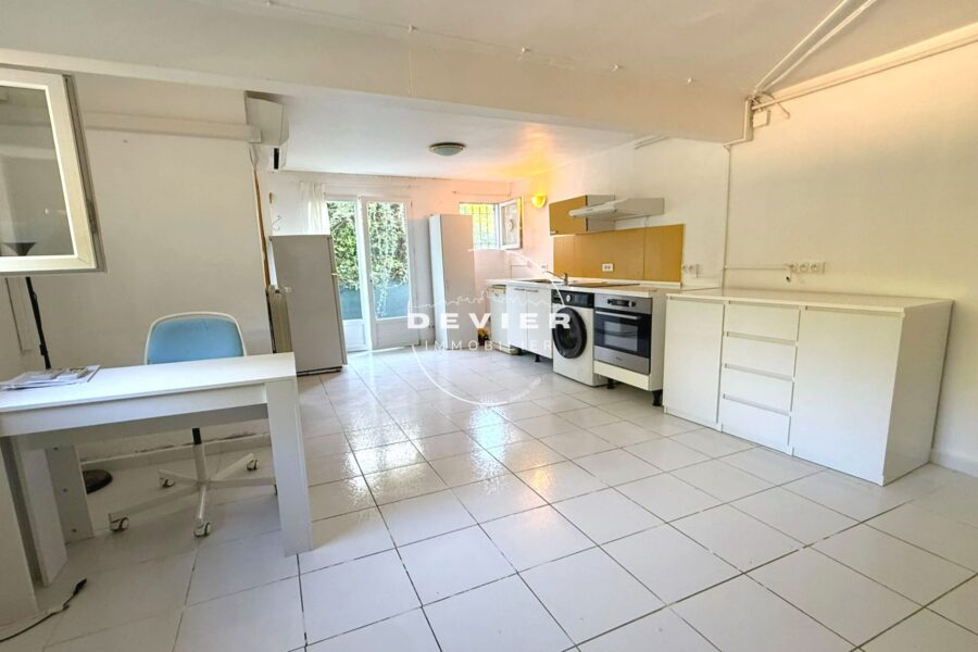 Appartement à louer à Saint-Geniès-des-Mourgues — Vue parc & jardin — photo 4