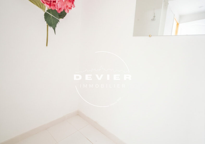 Appartement à louer à Saint-Geniès-des-Mourgues — Vue parc & jardin — photo 5