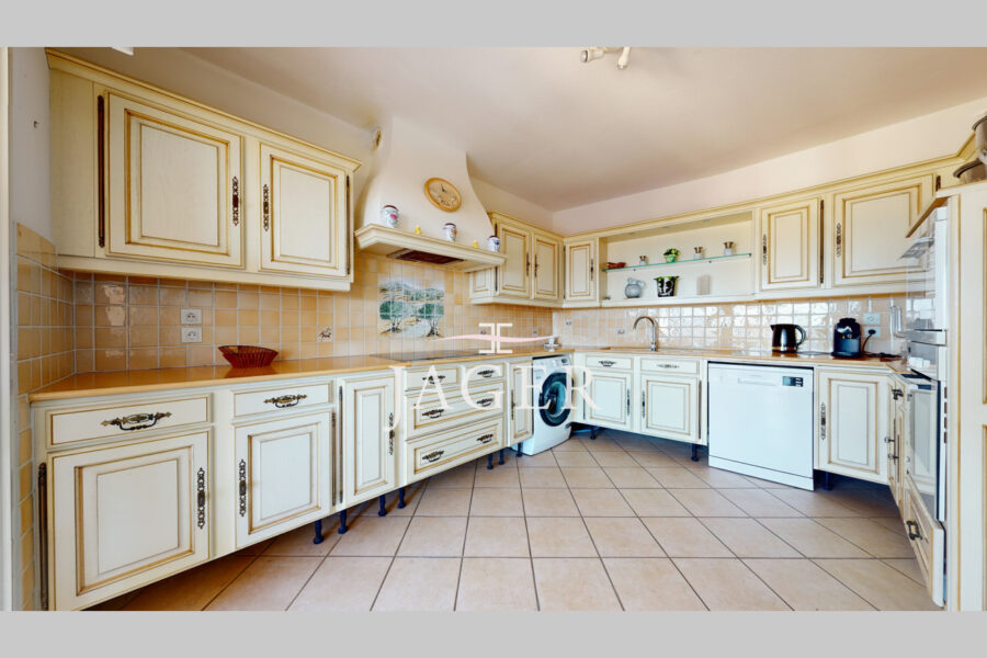 Appartement à vendre à Sainte-Maxime — Vue mer — photo 5