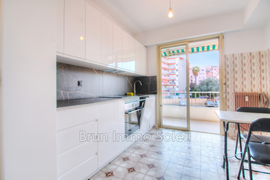 Appartement à vendre à Cagnes-sur-Mer — Vue parc & jardin — photo 4