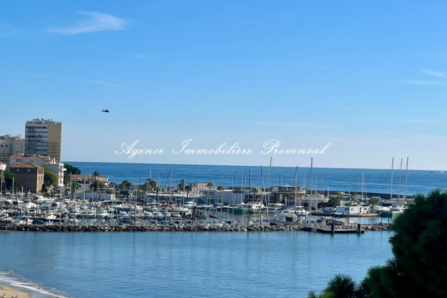 Appartement à vendre à Sainte-Maxime — Vue mer — photo 2