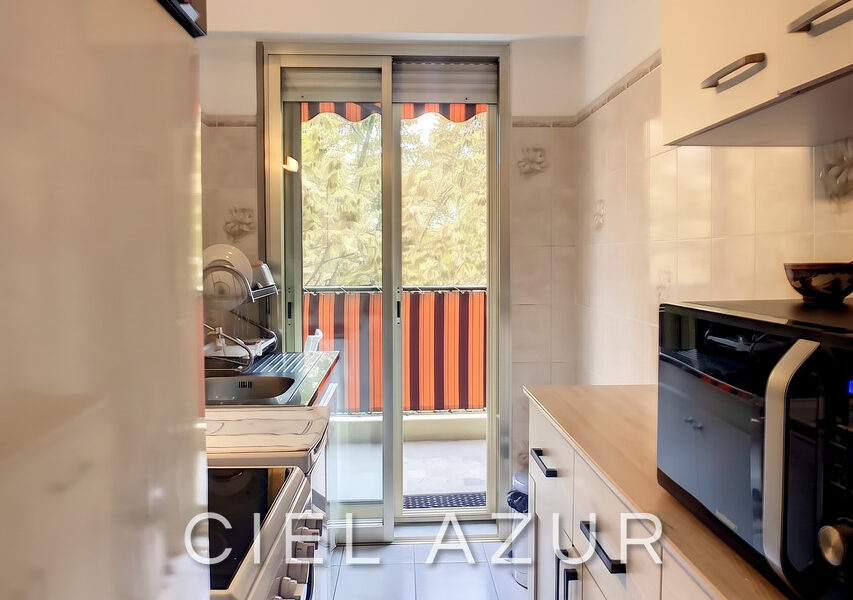 Appartement à vendre à Juan-les-Pins — Vue sur la ville — photo 3