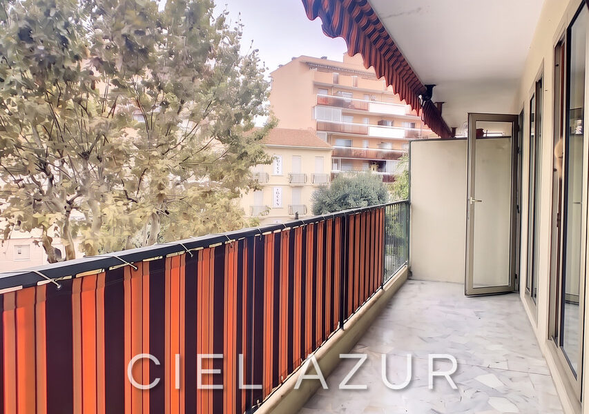 Appartement à vendre à Juan-les-Pins — Vue sur la ville — photo 6