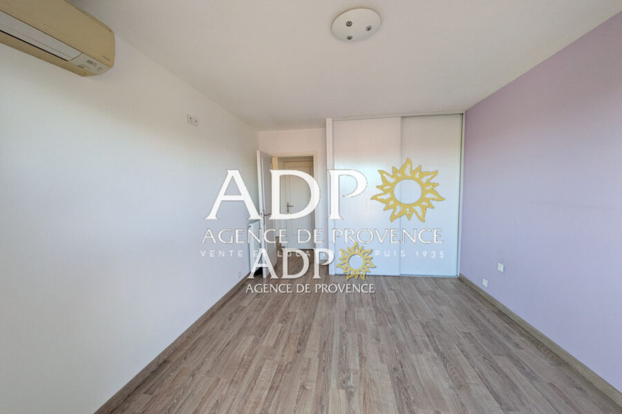 Appartement à louer à Mandelieu-la-Napoule — Vue sur la ville — photo 6