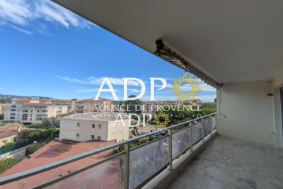 Appartement à louer à Mandelieu-la-Napoule