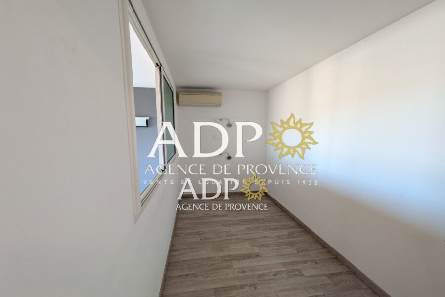 Appartement à louer à Mandelieu-la-Napoule — Vue sur la ville — photo 8