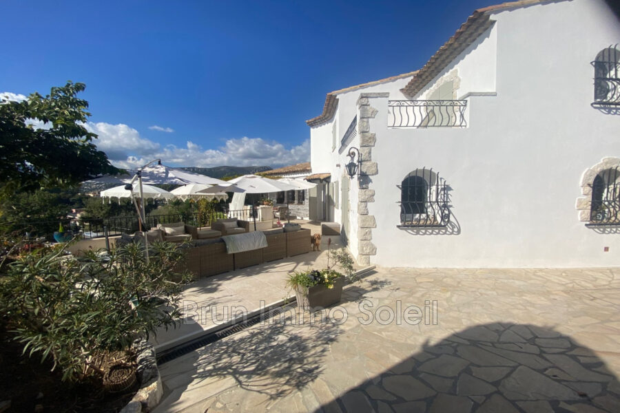 Maison à vendre à La Gaude — Vue mer — photo 5