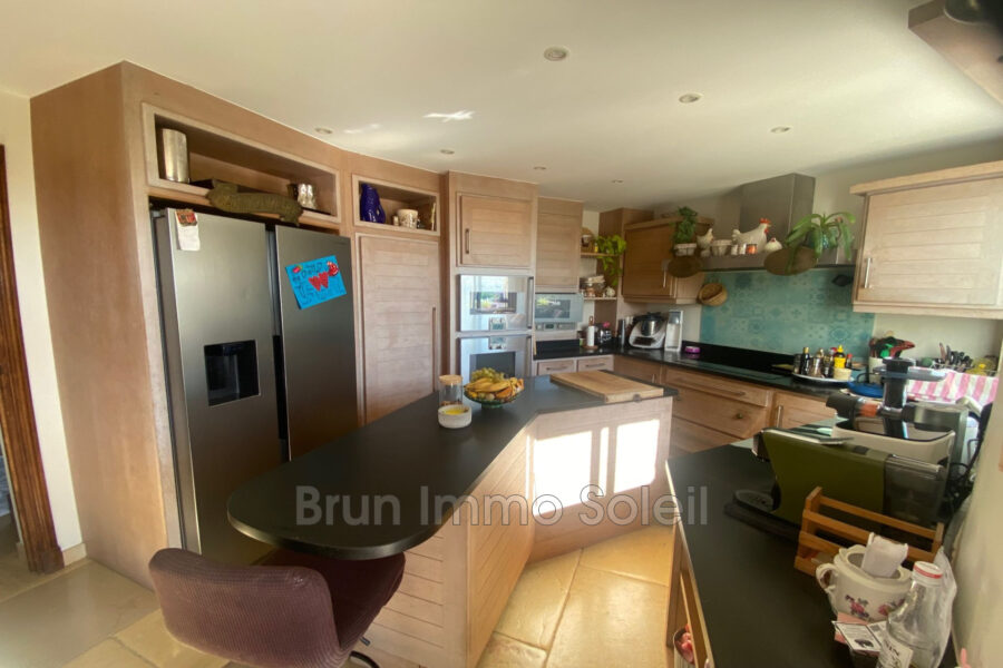 Maison à vendre à La Gaude — Vue mer — photo 4