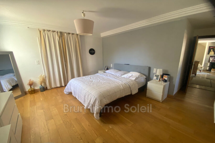 Maison à vendre à La Gaude — Vue mer — photo 7