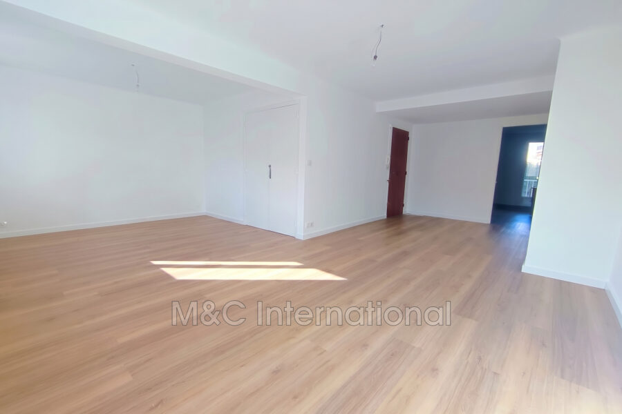 Appartement à louer à Antibes — Vue sur la ville — photo 3
