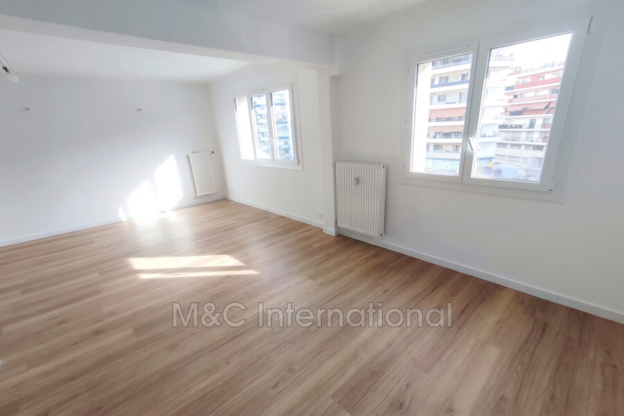 Appartement à louer à Antibes — Vue sur la ville — photo 4