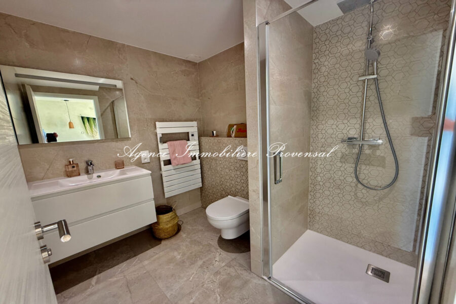Maison à vendre à Roquebrune-sur-Argens — Vue mer — photo 19