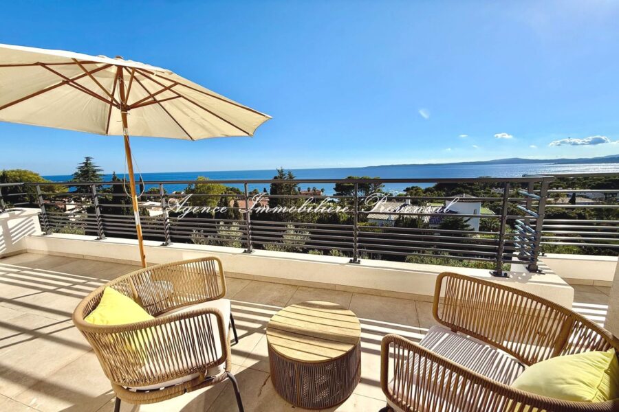 Maison à vendre à Roquebrune-sur-Argens — Vue mer — photo 1