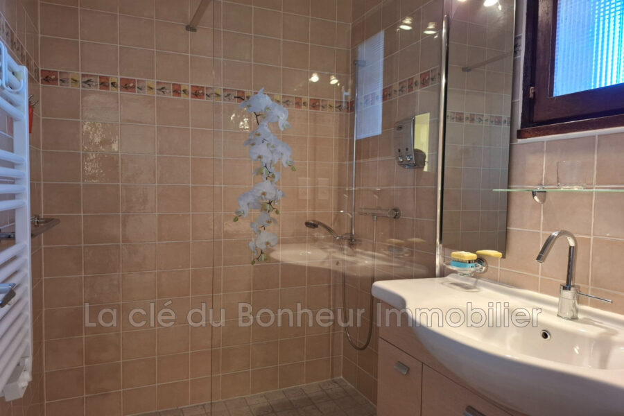 Appartement à vendre à Sainte-Croix-du-Verdon — Vue lac — photo 5