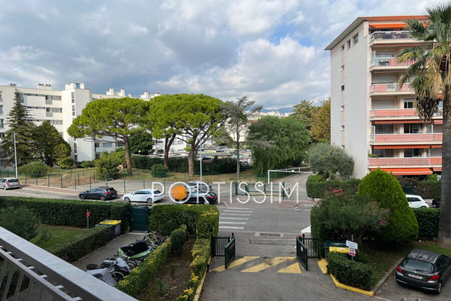 Appartement à vendre à Cagnes-sur-Mer — Vue sur la ville — photo 4