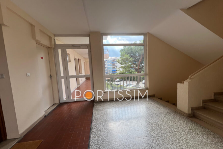 Appartement à vendre à Cagnes-sur-Mer — Vue sur la ville — photo 6