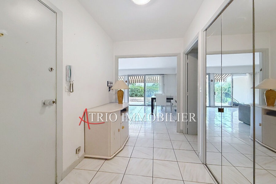 Appartement à vendre à Saint-Laurent-du-Var — Vue parc & jardin — photo 2