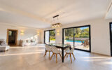 Maison à vendre à Roquefort-les-Pins — Vue montagne — photo 1