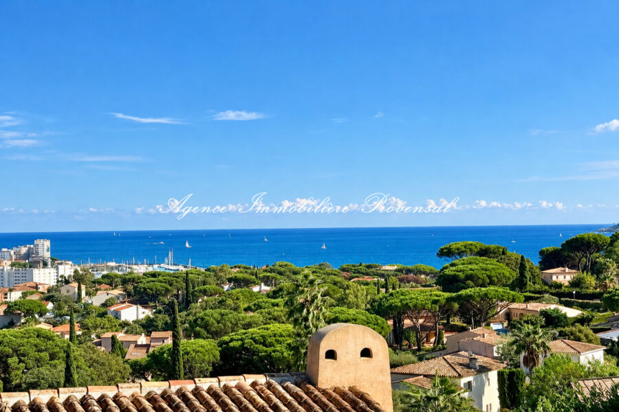 Maison à vendre à Sainte-Maxime — Vue mer — photo 1