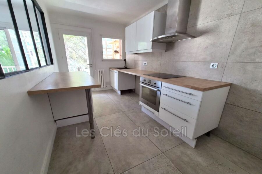Appartement à vendre à Toulon — Vue parc & jardin — photo 3