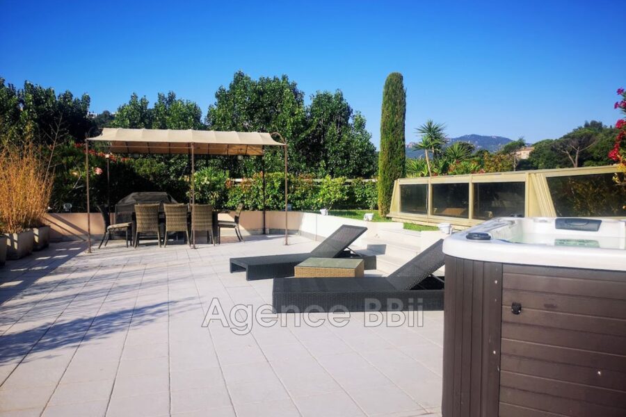 Appartement à vendre à Mandelieu-la-Napoule — Vue nature — photo 2
