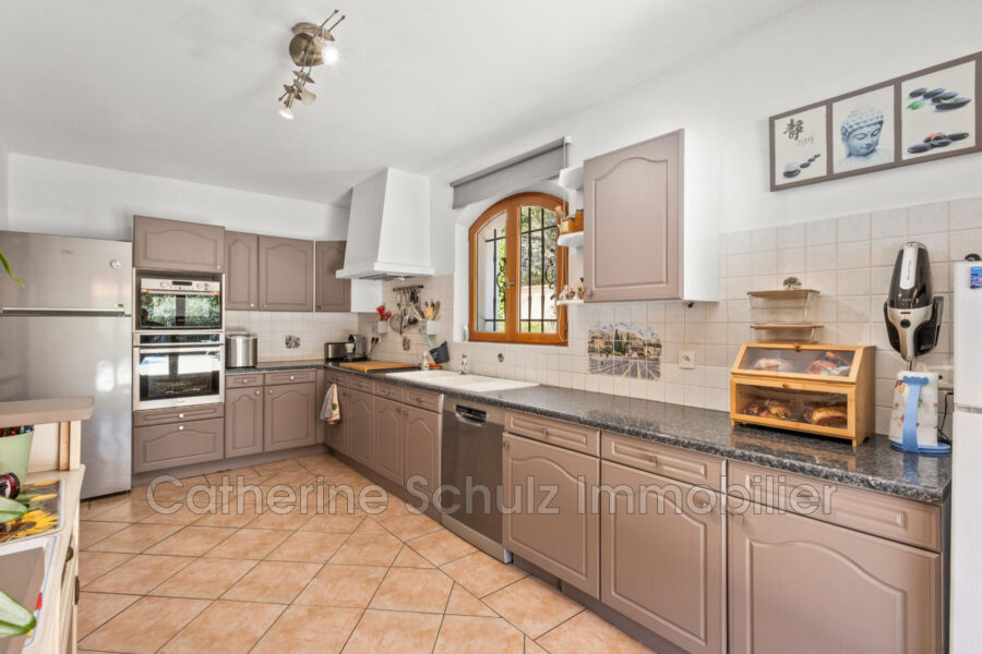 Maison à vendre à Saint-Paul-en-Forêt — Vue parc & jardin — photo 9
