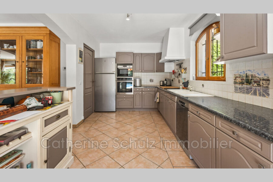 Maison à vendre à Saint-Paul-en-Forêt — Vue parc & jardin — photo 10