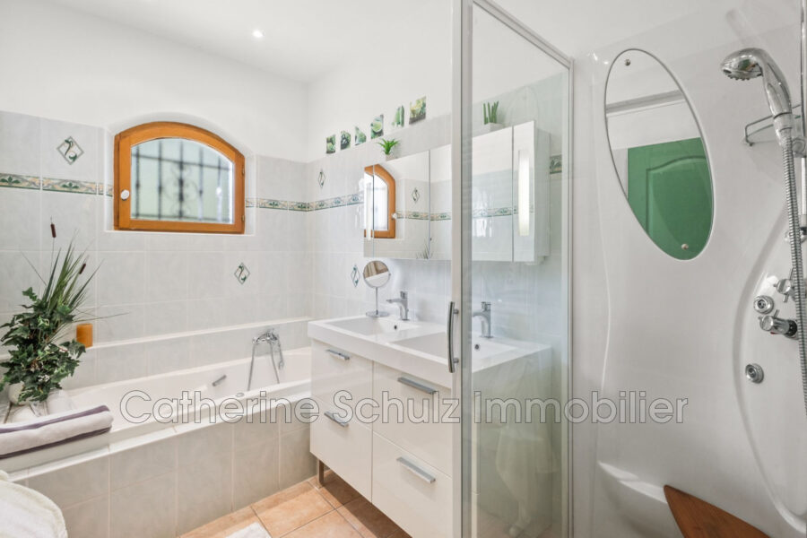 Maison à vendre à Saint-Paul-en-Forêt — Vue parc & jardin — photo 16