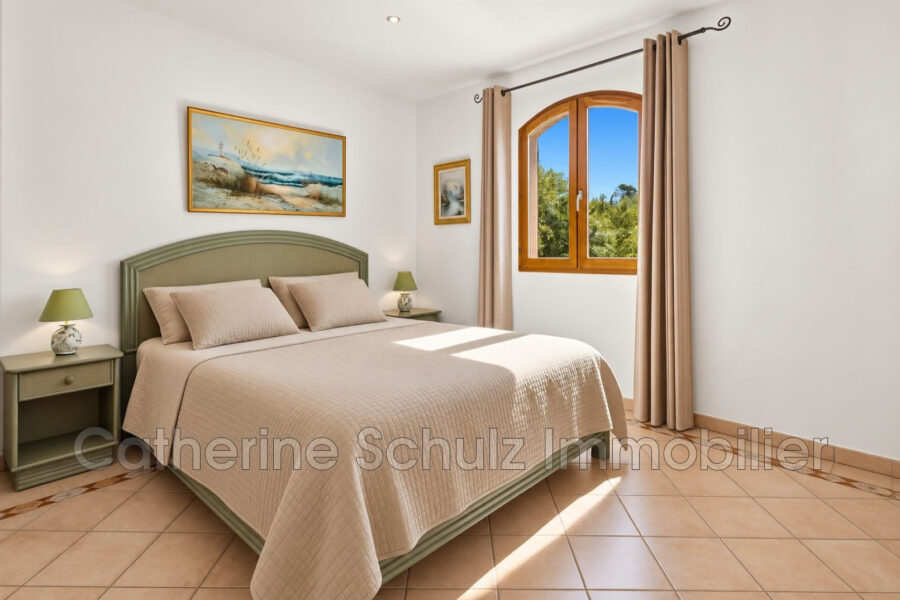 Maison à vendre à Saint-Paul-en-Forêt — Vue parc & jardin — photo 12