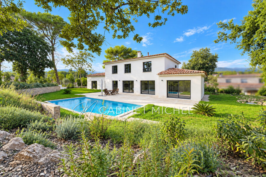Maison à vendre à Roquefort-les-Pins — Vue montagne — photo 2