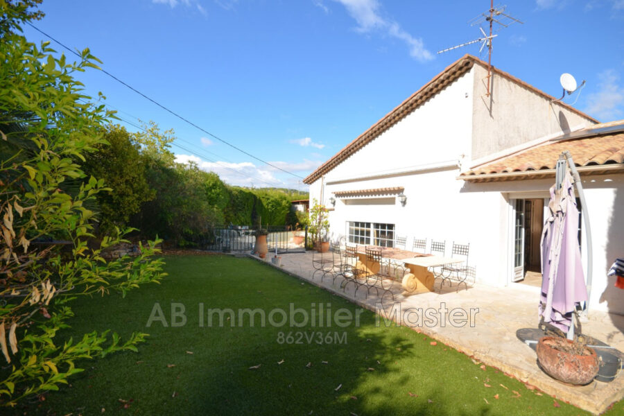 Maison à vendre à Vallauris — Vue parc & jardin — photo 2