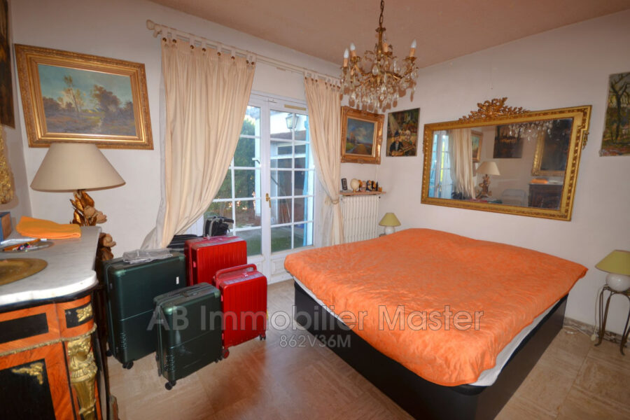 Maison à vendre à Vallauris — Vue parc & jardin — photo 8