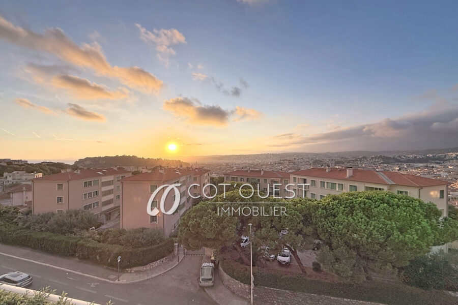 Appartement à vendre à Nice — Vue sur la ville — photo 1