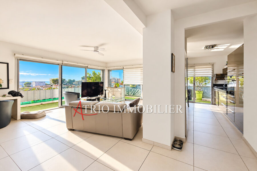 Appartement à vendre à Cagnes-sur-Mer — Vue mer — photo 2