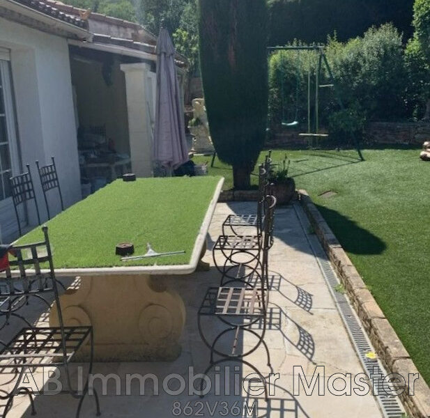 Maison à vendre à Vallauris — Vue parc & jardin — photo 1