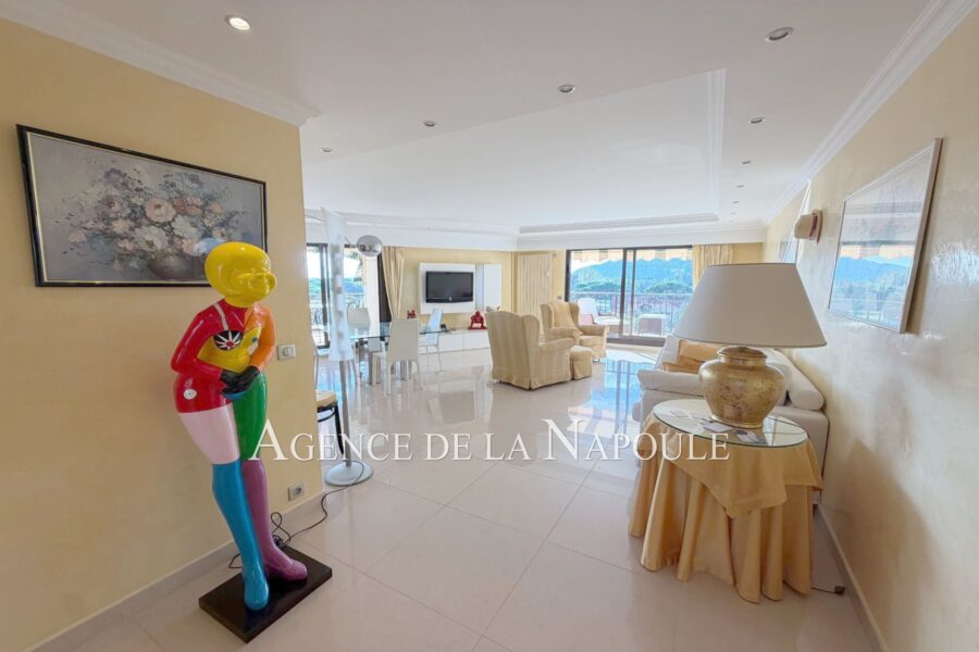 Appartement à vendre à Mandelieu-la-Napoule — Vue marina & port — photo 4
