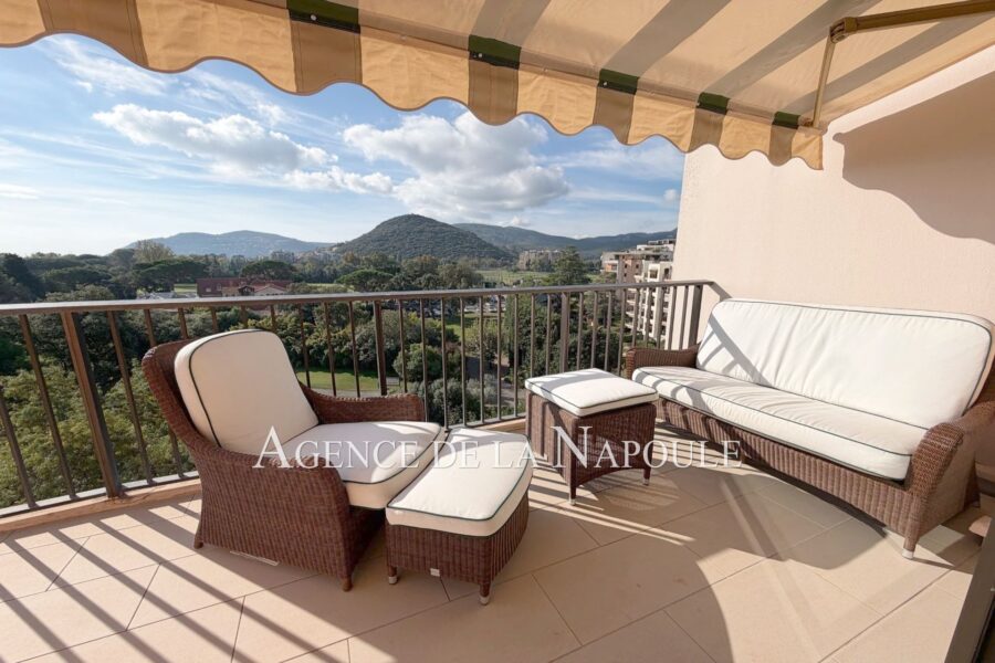 Appartement à vendre à Mandelieu-la-Napoule — Vue marina & port — photo 1