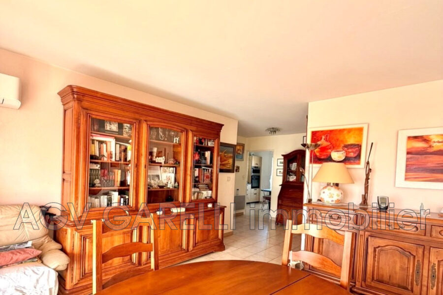 Appartement à vendre à Hyères — Vue sur la ville — photo 5