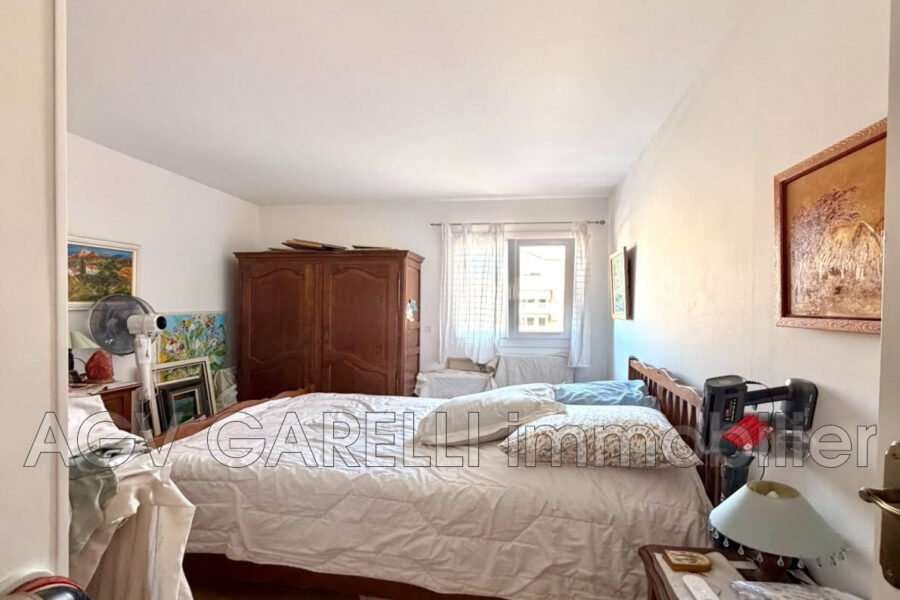 Appartement à vendre à Hyères — Vue sur la ville — photo 8