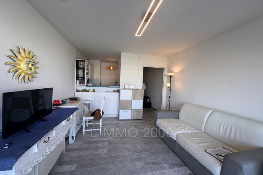 Appartement à vendre à Juan-les-Pins — Vue mer — photo 2