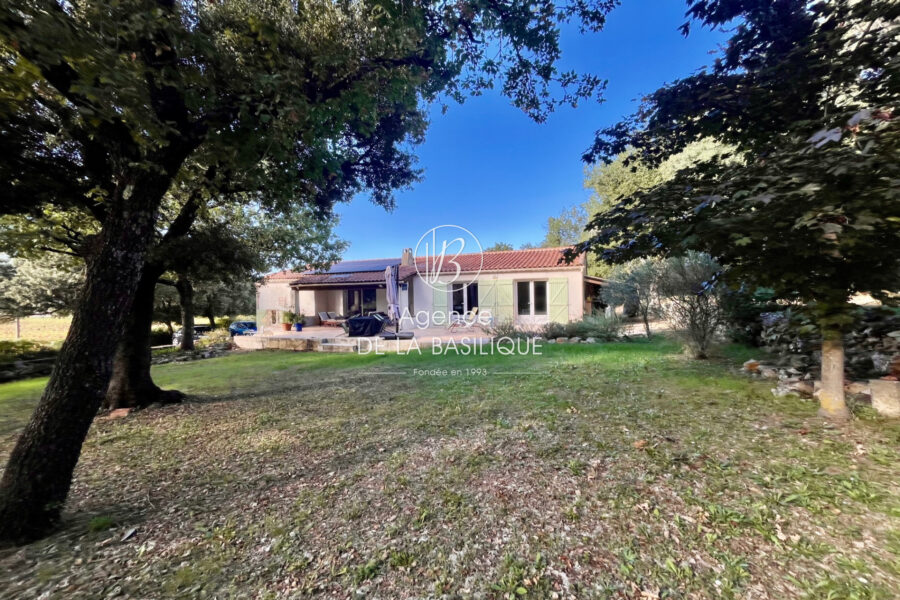Maison à vendre à Saint-Maximin-la-Sainte-Baume — Vue nature — photo 2