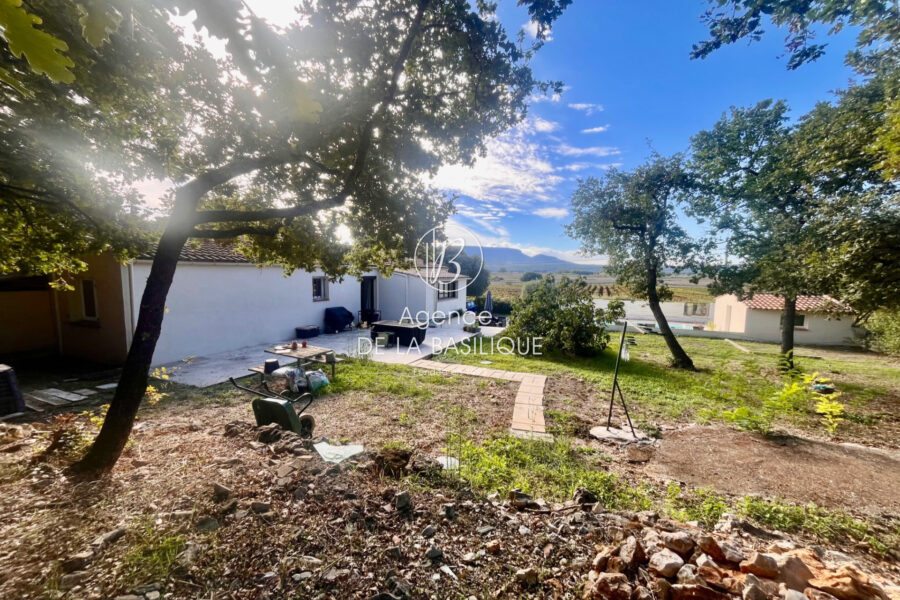 Maison à vendre à Saint-Maximin-la-Sainte-Baume — Vue nature — photo 9