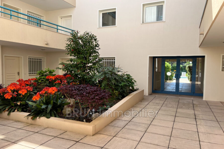 Appartement à vendre à Antibes — Vue parc & jardin — photo 8