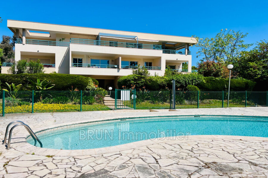 Appartement à vendre à Antibes — Vue parc & jardin — photo 2