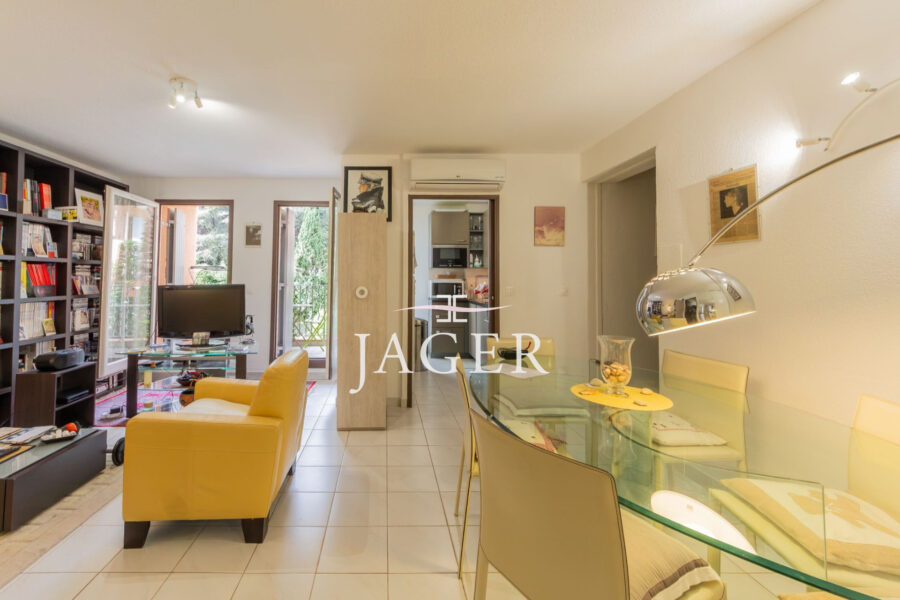 Appartement à vendre à Grimaud — Vue parc & jardin — photo 3