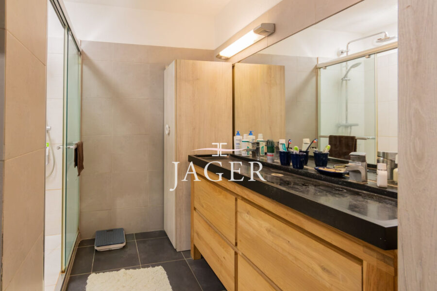 Appartement à vendre à Grimaud — Vue parc & jardin — photo 7