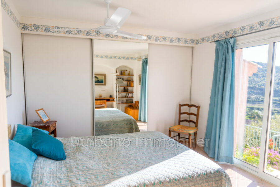 Maison à vendre à Le Plan-de-la-Tour — Vue montagne — photo 10